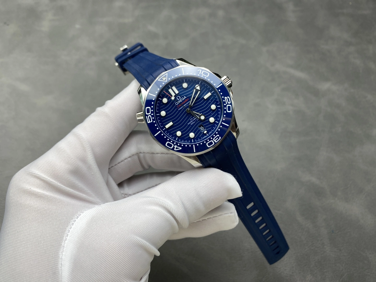 Popular CBD Factory Omega Seamaster Diver 300M 42mm Blue Wave Dial Blue Ceramic Bezel Blue Rubber Strap (210.32.42.20.03.001) 1:1 Super Clone – DD8800 Movement 279